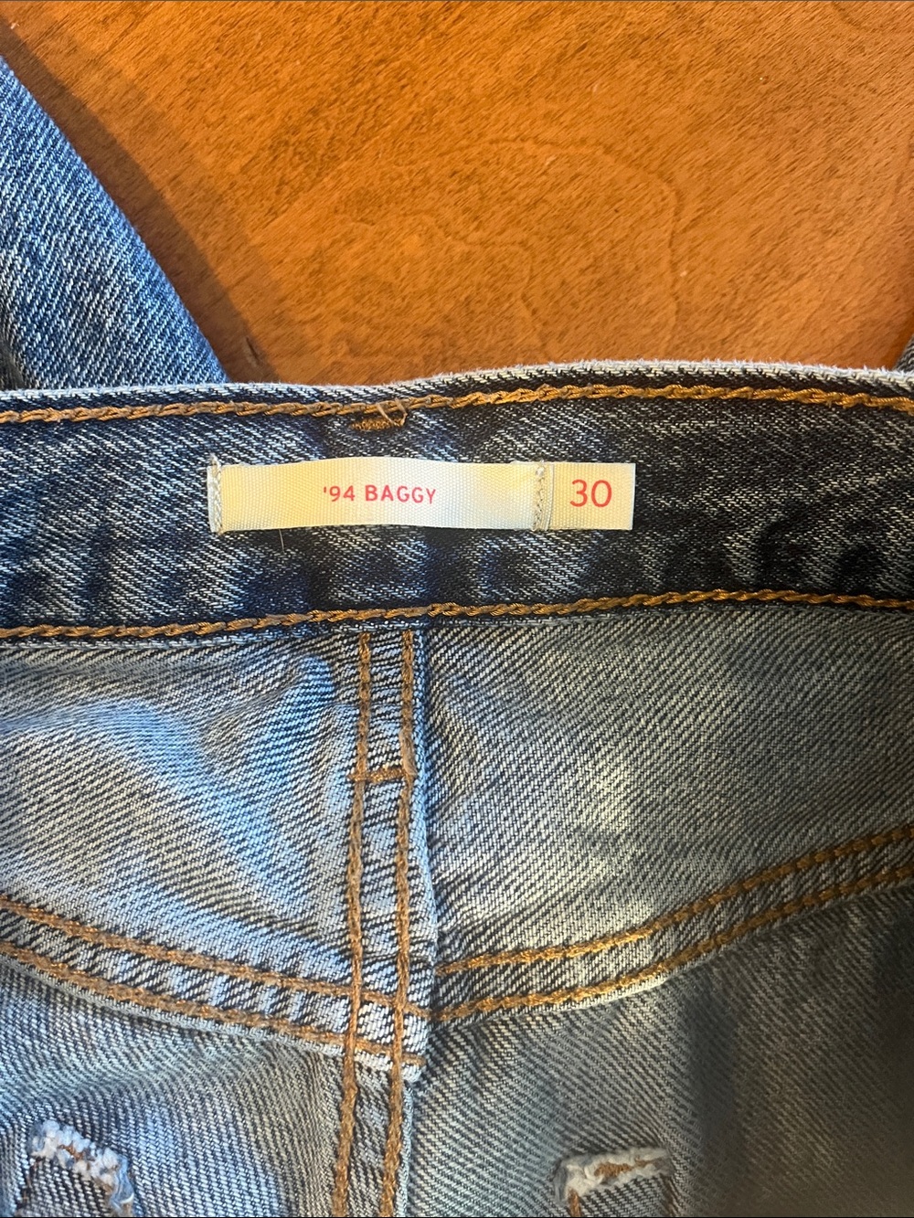 Woman’s Levi’s ‘94 Baggy. - Picture 5 of 7
